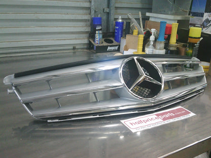 Mercedes Benz C-Class W204 Genuine Front Radiator Grille Assembly New Part