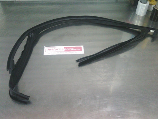 Holden ZB Commodore Genuine Right Hand Front Upper Weather Strip New Part