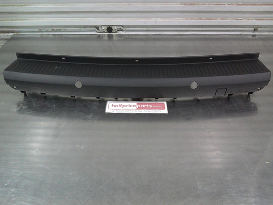 Peugeot 308 Genuine Rear Bumper Center Trim Assembly New Part