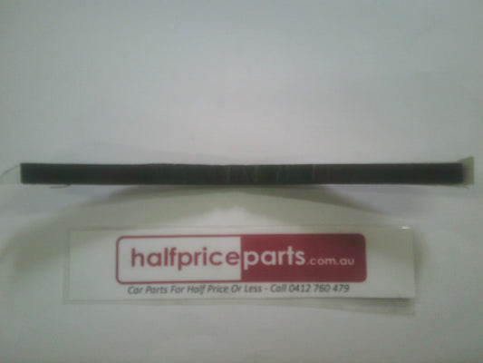 Holden VE Commodore Genuine Air Seal HSG New Part