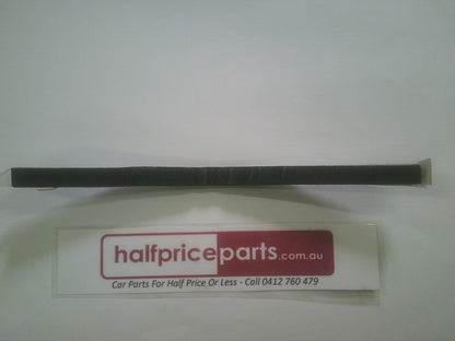 Holden VE Commodore Genuine Air Seal HSG New Part