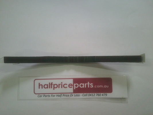 Holden VE Commodore Genuine Air Seal HSG New Part