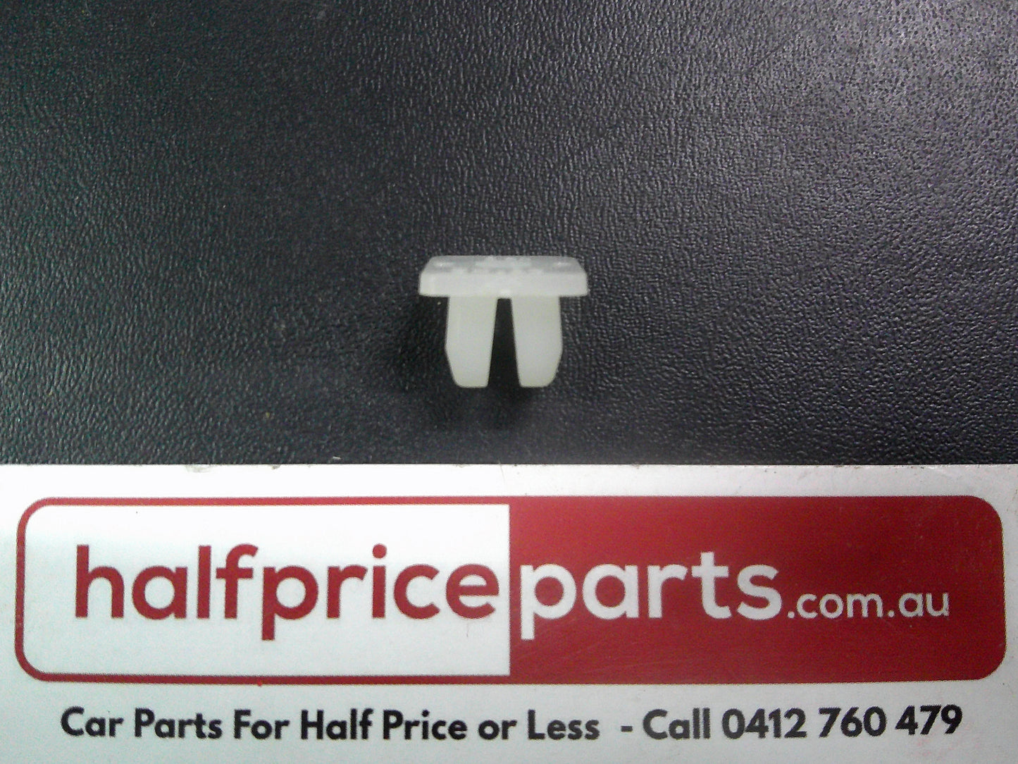 Holden TF Rodeo/Jackaroo/Piazza/Isuzu NPR Genuine Radiator Grille Grommet New Part