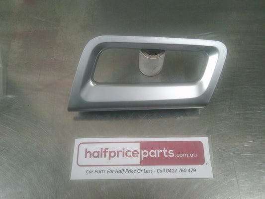 Holden CG Captiva Genuine Interior Right Hand Front Door Handle New Part