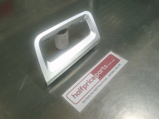 Holden CG Captiva Genuine Interior Right Hand Front Door Handle New Part