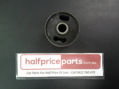 Mitsubishi Triton/Pajero Genuine Front Axel Arm Rod Bush New Part
