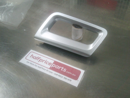 Holden CG Captiva Genuine Interior Right Hand Front Door Handle New Part
