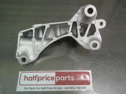 Holden TM Barina Genuine Manual Transmission Engine Mount Bracket New Part