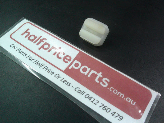 Holden VT/VX/VY/VZ Commodore Side Skirt Top Clip New Part