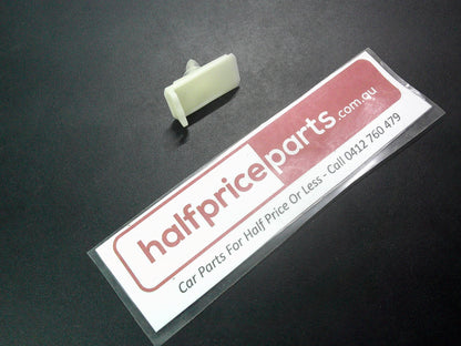 Holden Apollo/Toyota Camry Genuine Rocker Moulding Clip New Part