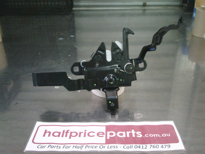 Holden Trailblazer Genuine Bonnet Lock Control Assembly New Part