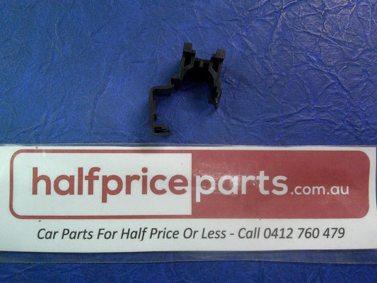 Holden CG Captiva Sport Genuine Fuel Feed Hose Clip New Part