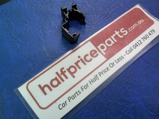 Holden CG Captiva Sport Genuine Fuel Feed Hose Clip New Part