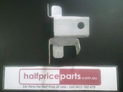 Holden VF SS Commodore Genuine Right Guard Mounting Bracket New Part