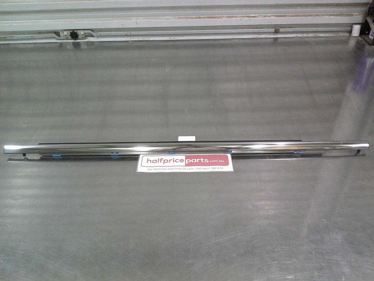 Toyota Kluger Genuine Left Hand Rear Door Chrome Belt Moulding New Part