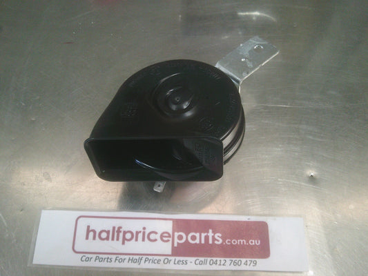 Holden VE Commodore Genuine Left Hand 500HZ Horn Assy New Part