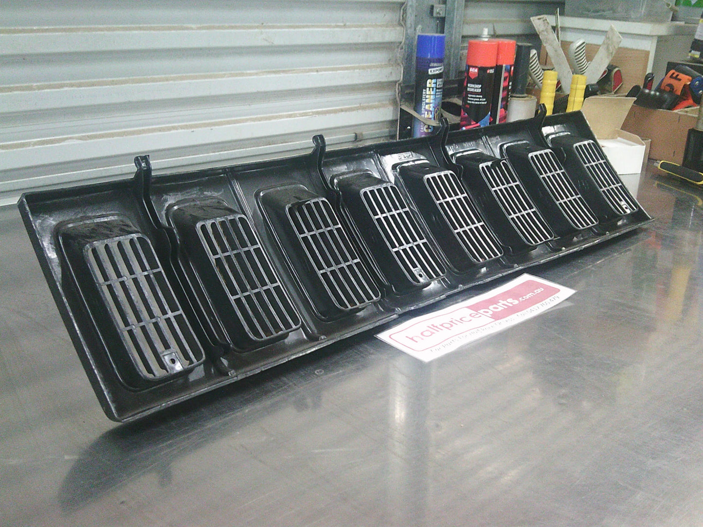 SSS AUTO Black 8 Slot Grille Assembly Suits Jeep ZG Grand Cherokee New Part