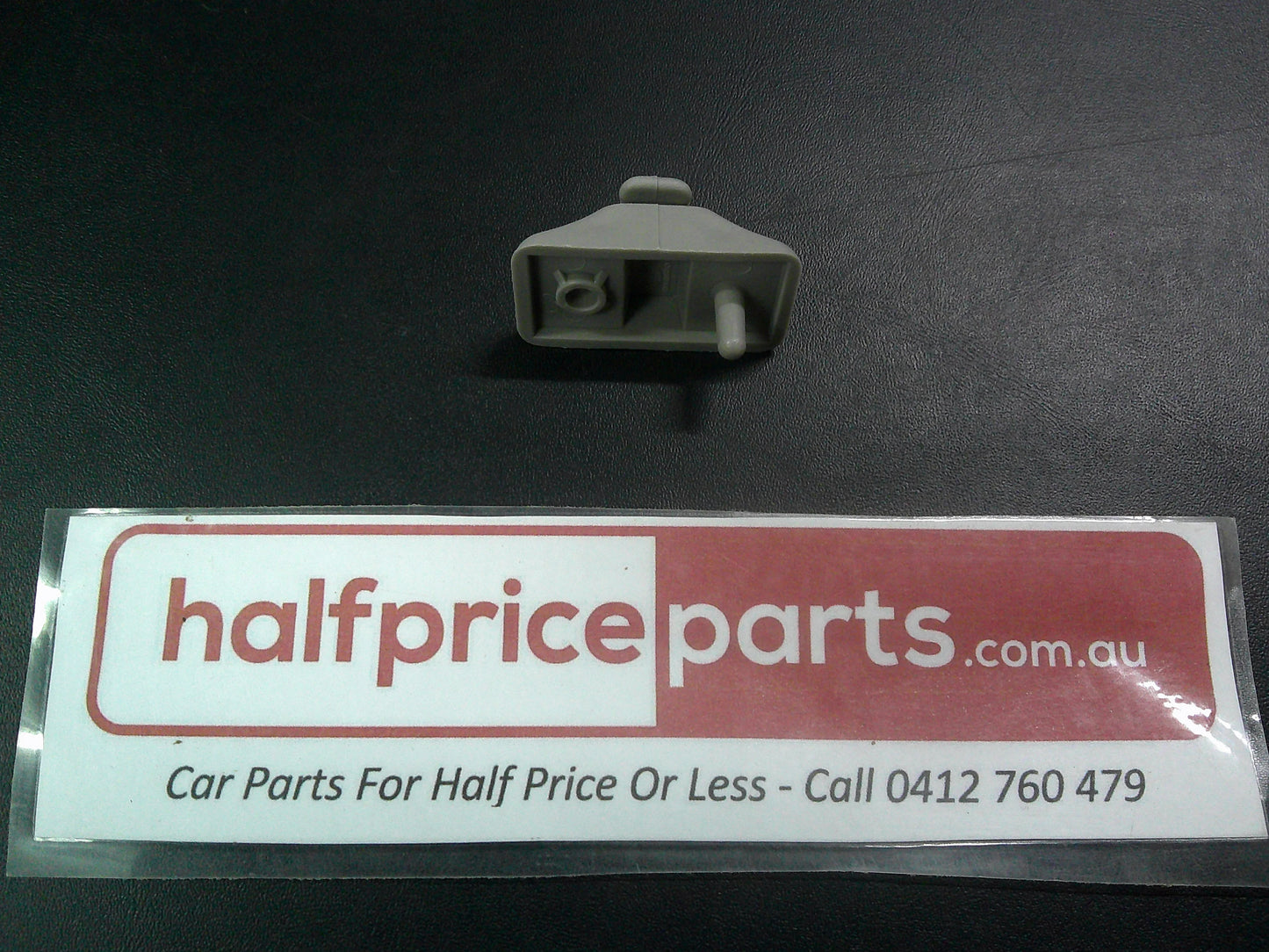 Holden Nubira Genuine Left Hand Front Sunvisor Clip New Part
