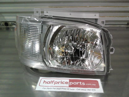 Toyota Hiace KDH200 Genuine Right Hand Front Head Light Assembly New Part