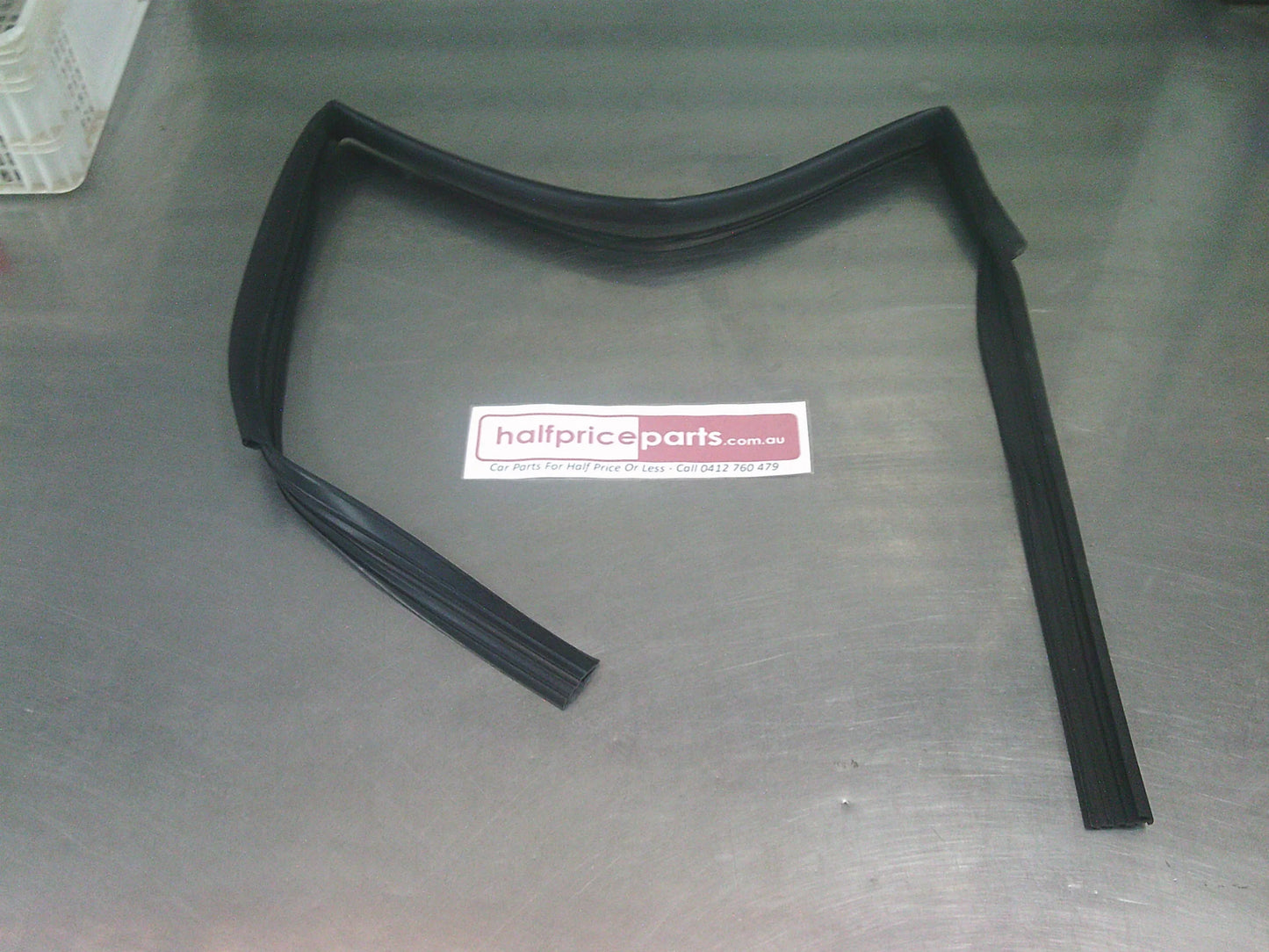 Holden CG Captiva Genuine Right Hand Rear Door Upper Weatherstrip Rubber New Part