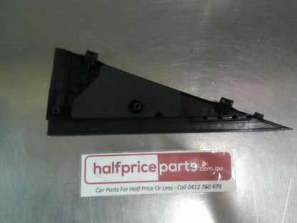 Holden CG Captiva Sport Genuine Left Hand Rear Door Rearward Reveal Moulding New Part