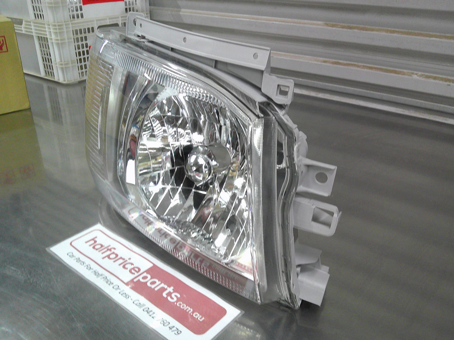 Toyota Hiace KDH200 Genuine Right Hand Front Head Light Assembly New Part