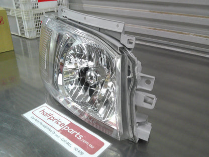 Toyota Hiace KDH200 Genuine Right Hand Front Head Light Assembly New Part