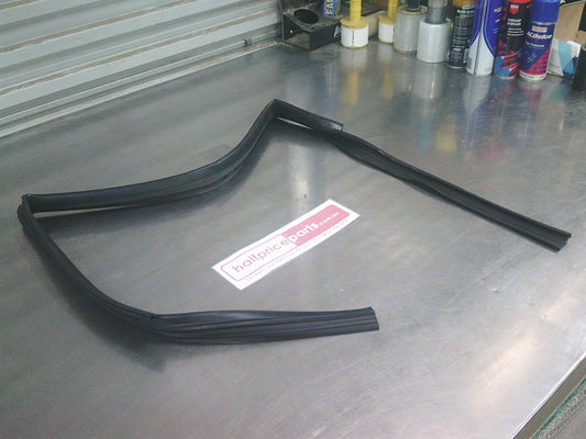 Holden CG Captiva Genuine Right Hand Rear Door Upper Weatherstrip Rubber New Part