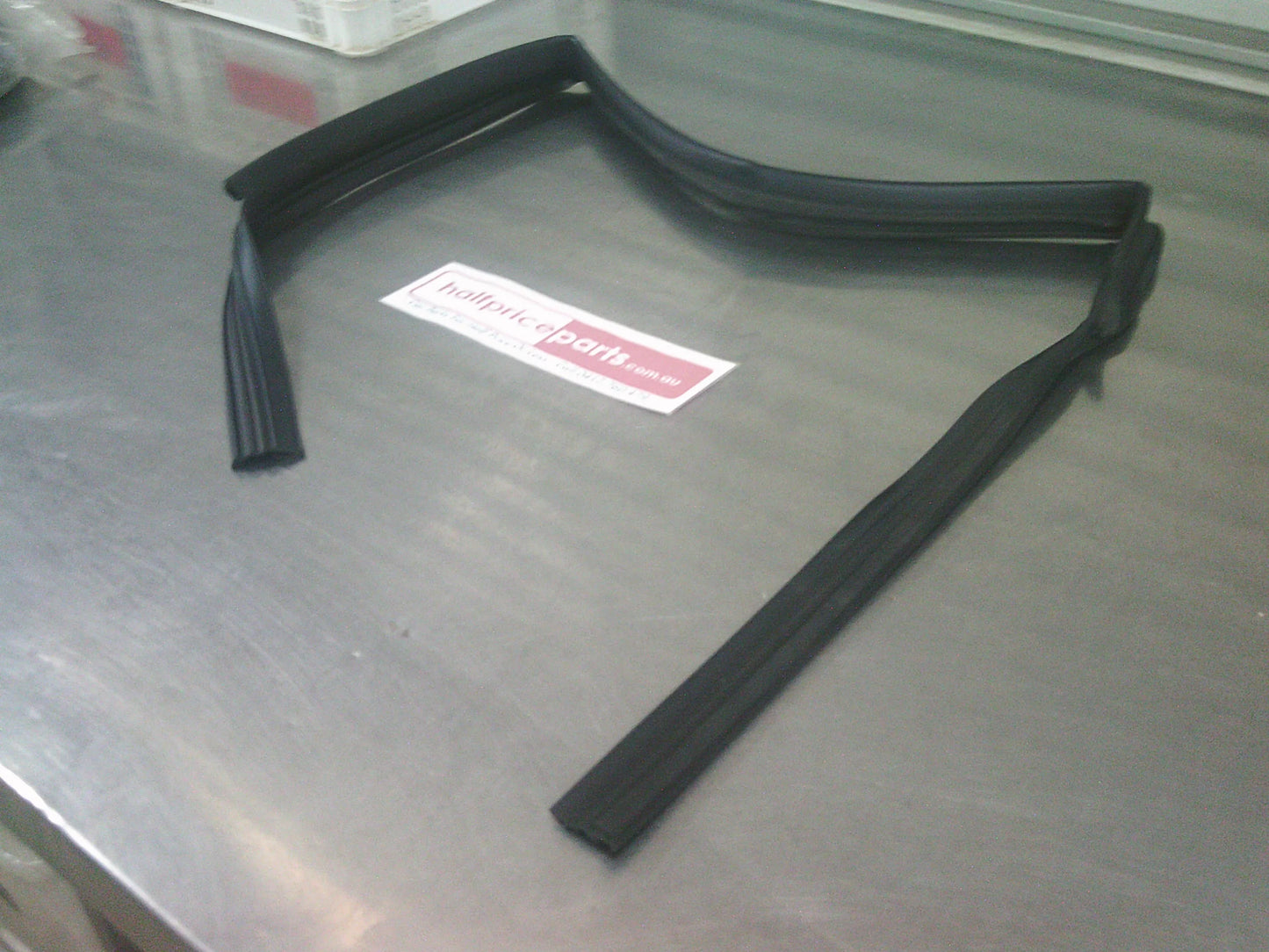 Holden CG Captiva Genuine Right Hand Rear Door Upper Weatherstrip Rubber New Part
