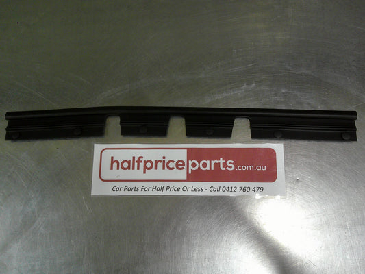 Holden Equinox Genuine Left Or Right Hand Bonnet Side Weatherstrip New Part