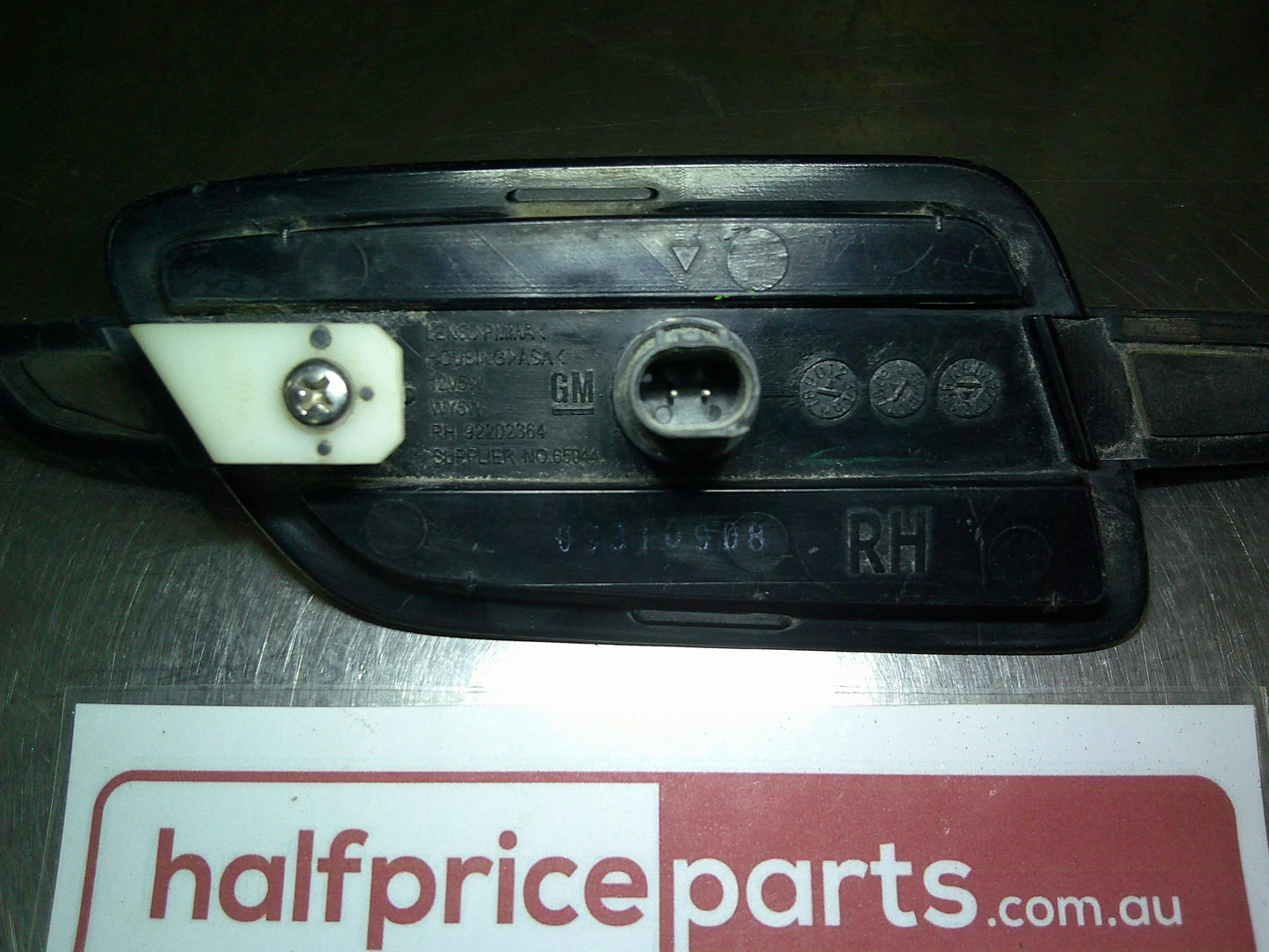 Holden VE Commodore Sedan/Ute/Wagon Genuine Right Guard Indicator Used Part VGC