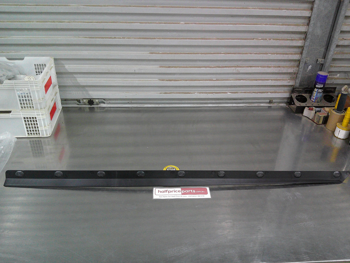 Toyota Corolla Hatch ZRE152 Genuine Right Hand Rocker Panel Moulding N ...