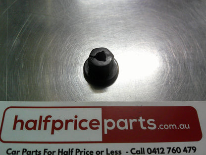 Holden Astra Genuine Wheel Guard Liner Nut New Part