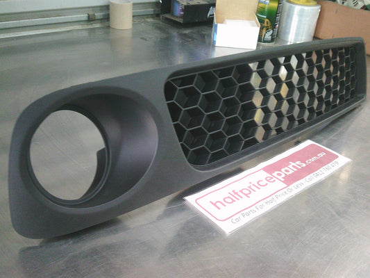 Holden VE SSV/SV6 Commodore Genuine Right Hand Front Fog Light Bezel Grille New Part
