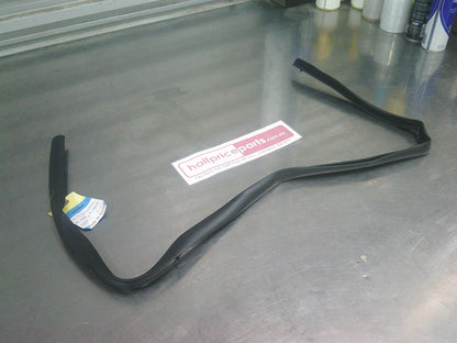 Holden JH/JG Cruze Genuine Right Hand Front Lower Center Pillar Weatherstrip New Part