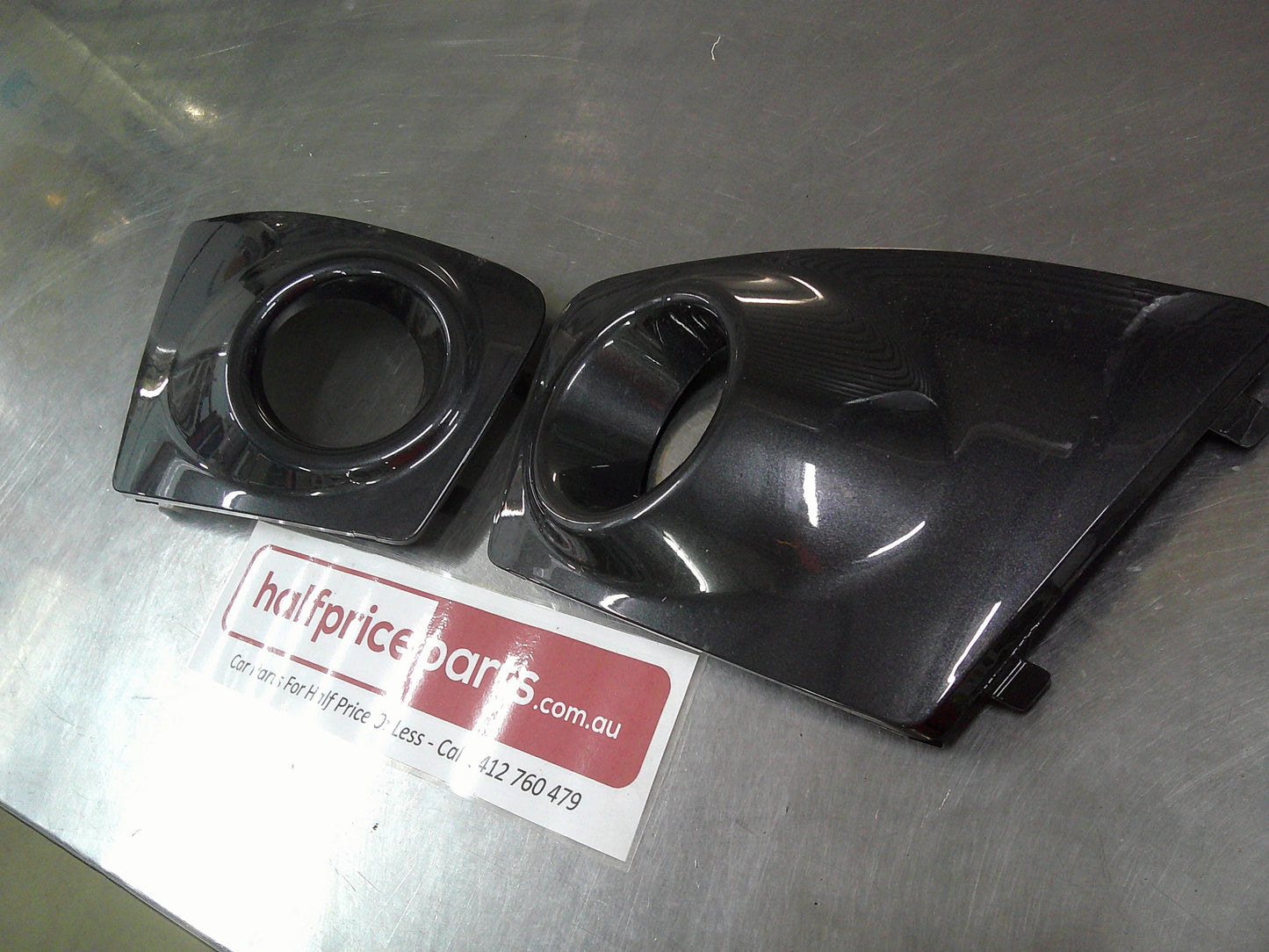 Mitsubishi ML/MN Triton Genuine Fog Light Cover Pair (Gray) Used Part