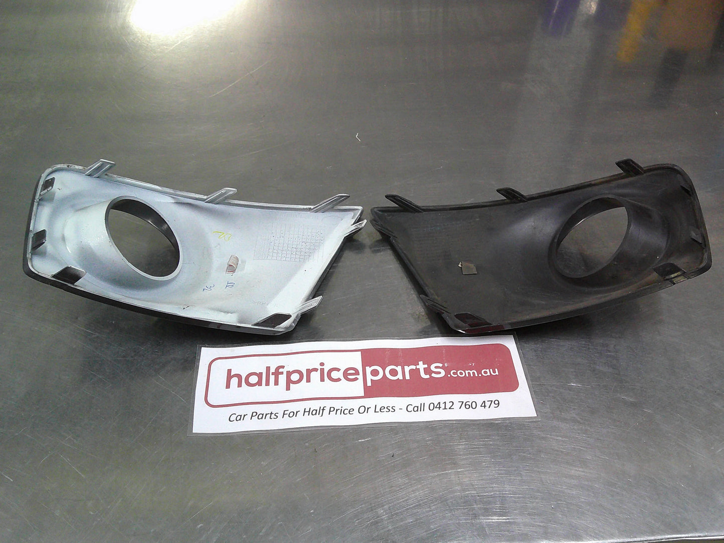 Mitsubishi ML/MN Triton Genuine Fog Light Cover Pair (Gray) Used Part