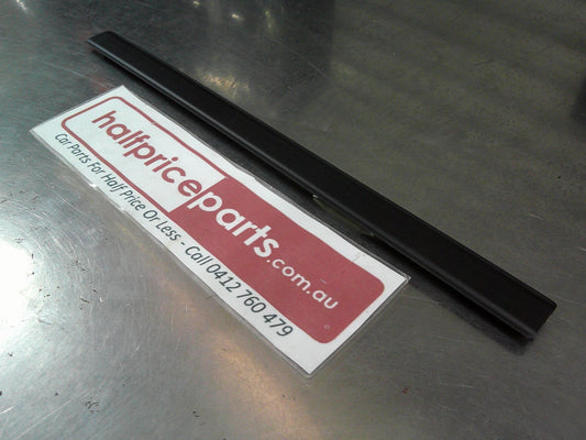 Holden CG Captiva Genuine Right Hand Middle Rear Roof Moulding New Part
