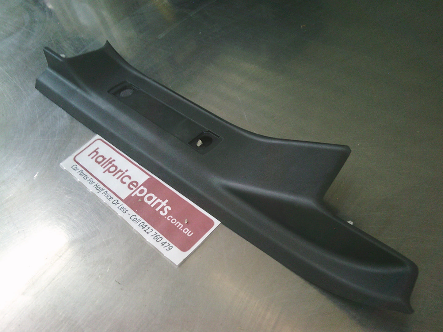 Holden VE Commodore Genuine Left Hand Rear Door Scuff Trim (onyx Black) New Part