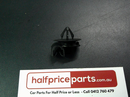 Holden VE Commodore/WM Statesman Genuine Hydraulic Line Clip New Part