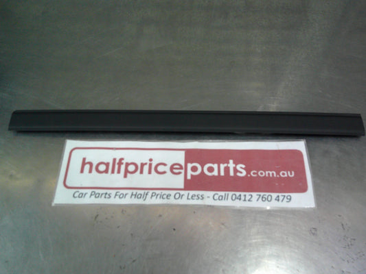 Holden CG Captiva Genuine Left Hand Middle Rear Roof Moulding New Part