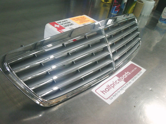 Mercedes Benz C240 W203 Class Genuine Front Chrome Grille Assembly New Part