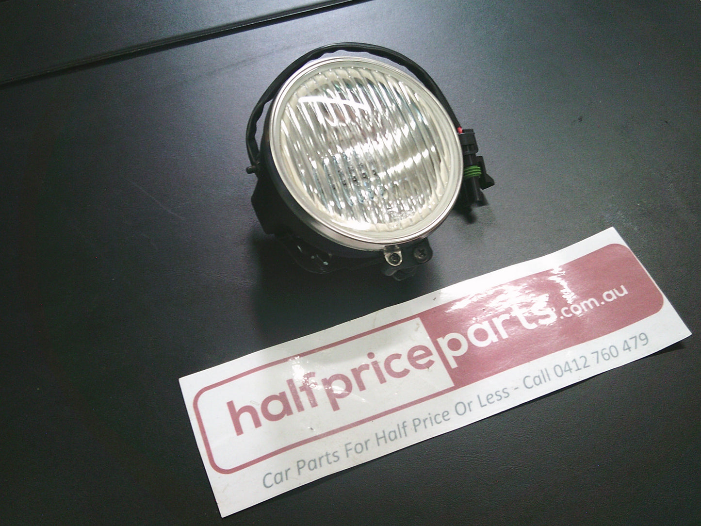 Holden VY/VZ Adventra AWD CX6-CX8 Genuine Fog Light Assembly New Part