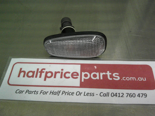Holden VZ Calais/Berlina/SVZ/SV6/Crewman Genuine Side Guard Indicator New Part