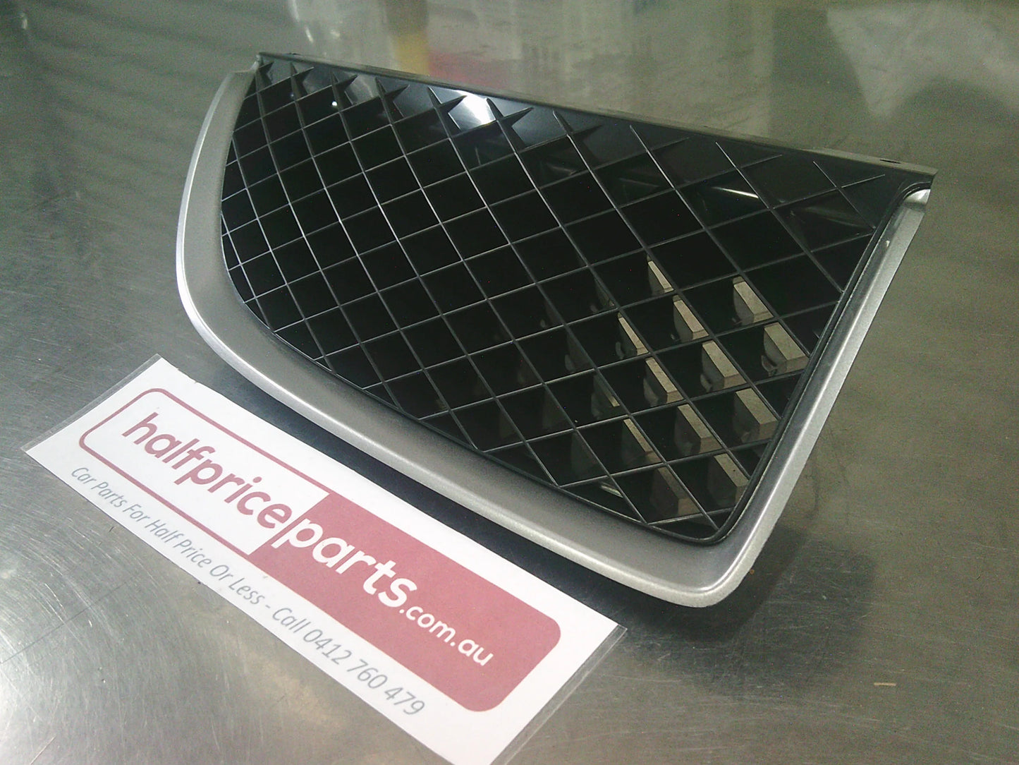 Holden VX Commodore Sedan/Wagon Genuine Right Hand Front Grille (Black And Silver) New Part