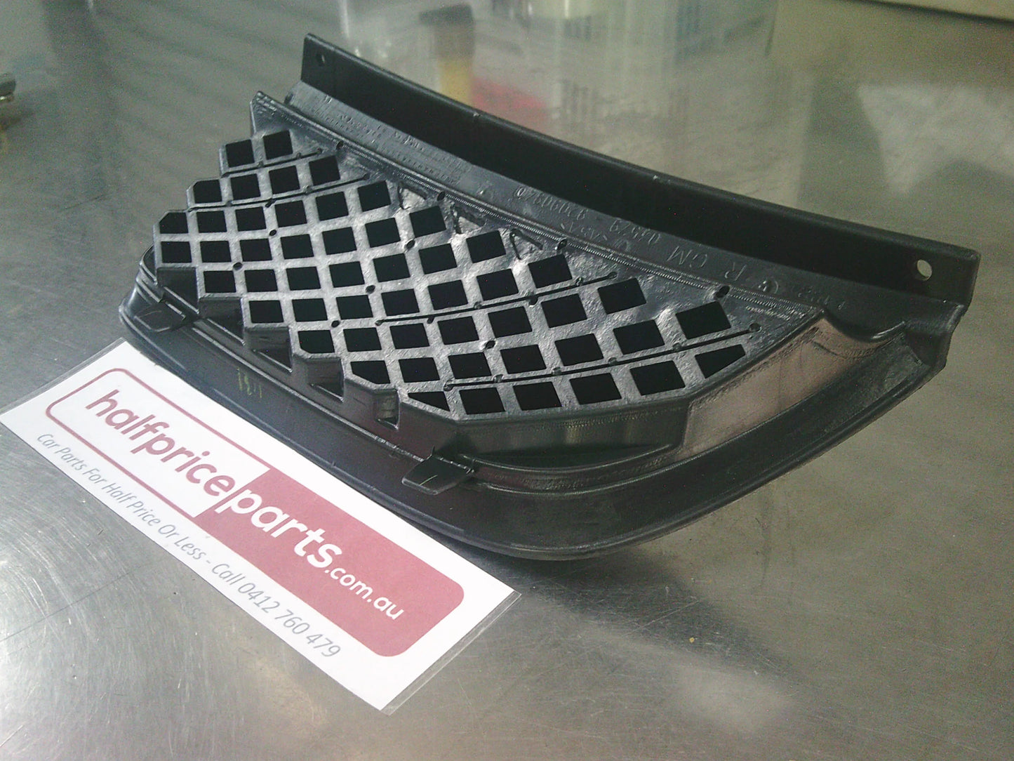 Holden VX Commodore Sedan/Wagon Genuine Right Hand Front Grille (Black And Silver) New Part