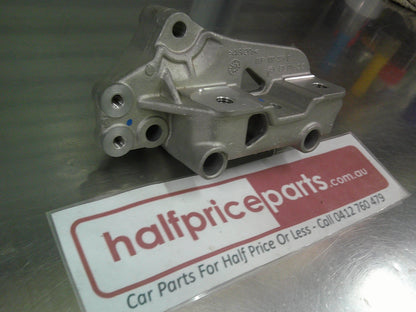 VW Caddy 2K/MK3  Genuine Right Hand Alloy Engine Mount New Part