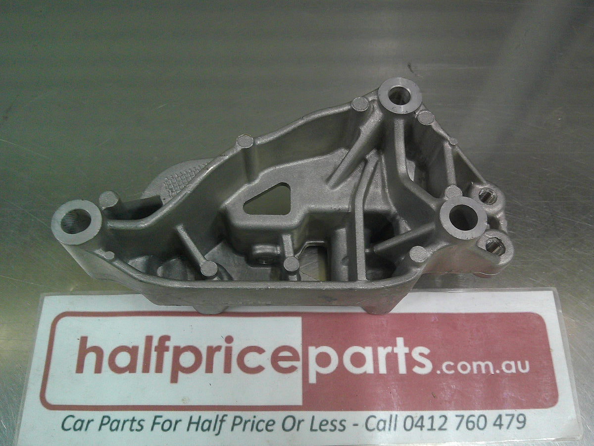 VW Caddy 2K/MK3  Genuine Right Hand Alloy Engine Mount New Part