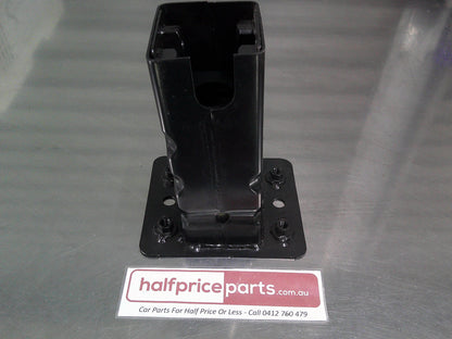 Holden Trax Genuine Front Energy Absorber Right Hand Bracket New Part
