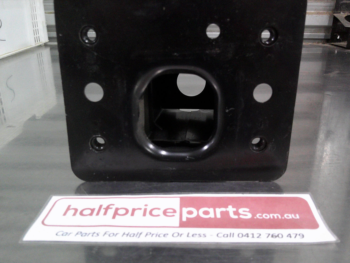 Holden Trax Genuine Front Energy Absorber Right Hand Bracket New Part